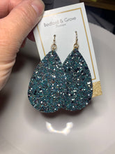 Load image into Gallery viewer, Glitter Teardrop Earring