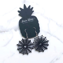 Load image into Gallery viewer, Spider Webs in Cauldron Black