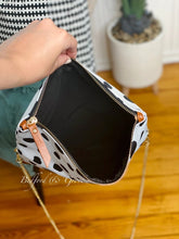 Load image into Gallery viewer, The Quinn Cross Body