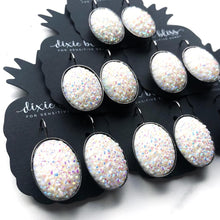 Load image into Gallery viewer, Striking Leverbacks